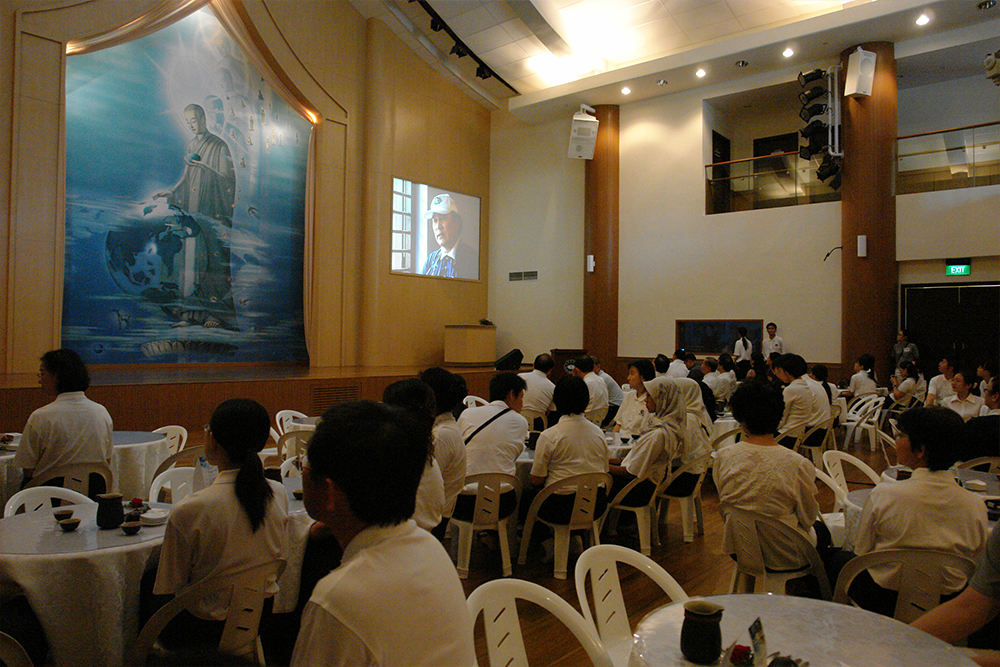 “为爱济世 为仁济人” - 2006年第一届新、马、印慈济国际人医会交流会