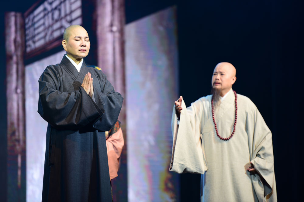 Chan Master Hui Si asked Master Zhizhe to go to Jinling (present Nanjing) and preach the Dharma. Before they parted ways, he gave his beloved disciple his last reminder: “Do not use the Dharma to gain favour from others. Do not be the last bearer of the Dharma.”  (Photo by Wong Twee Hee)