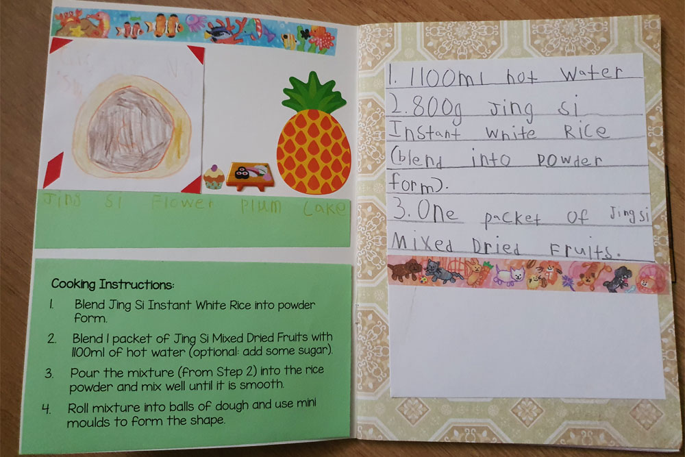 孩子将食谱写在Mini Cookbook，以图文并茂的方式来呈现。（照片提供 / 杨糧愷）