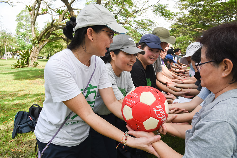 Volunteers Come Together To Clean Up The Coast On World Earth Day - Tzu ...